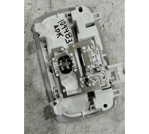 Плафон внутреннего освещения салона