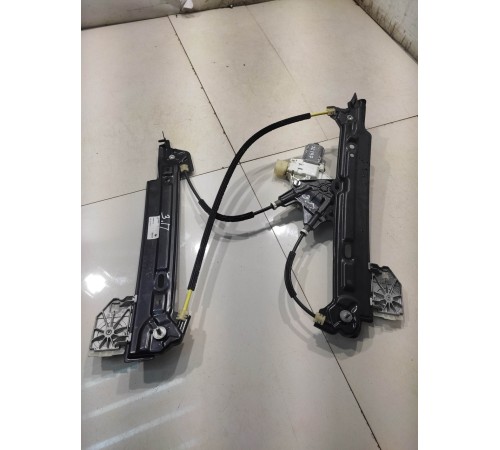 Стеклоподъемник (задний, правый)