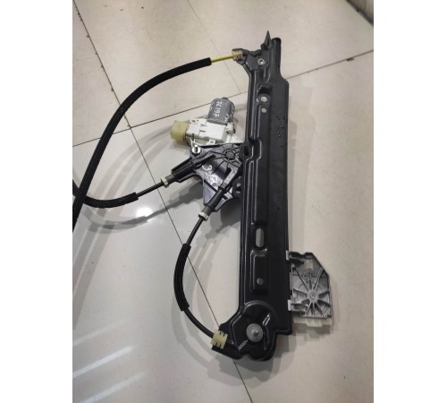 Стеклоподъемник (задний, правый)