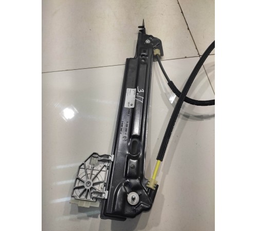 Стеклоподъемник (задний, правый)