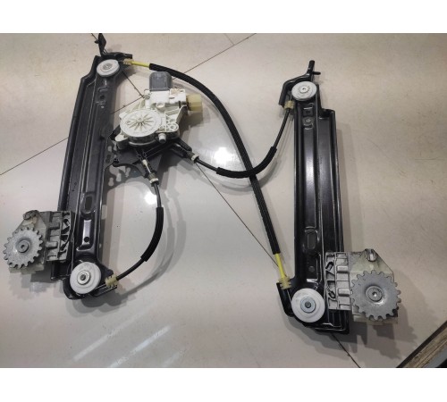 Стеклоподъемник (задний, правый)