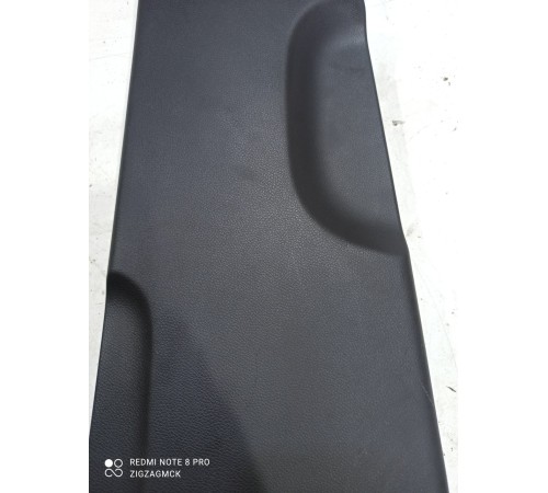 Обшивка центральной стойки(левая нижняя)