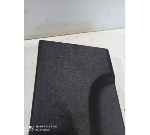 Обшивка центральной стойки(левая нижняя)