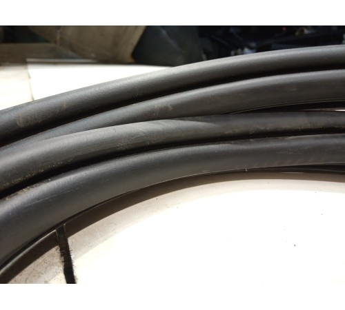 Уплотнитель багажника