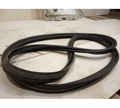 Уплотнитель багажника