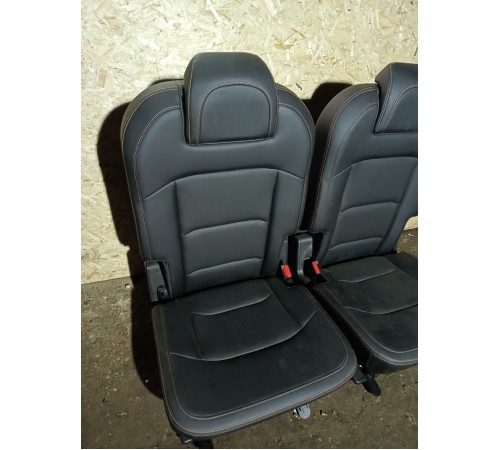 Сидение заднее 3й ряд