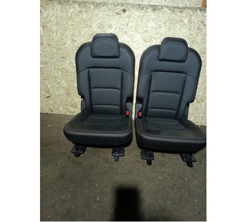 Сидение заднее 3й ряд