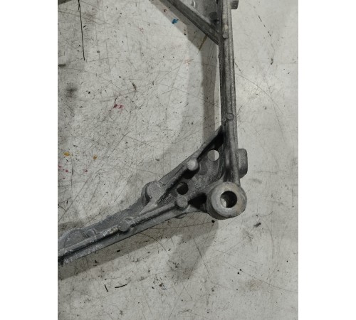 Кронштейн интеркулера