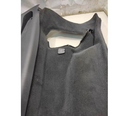 Обшивка багажника (правая)