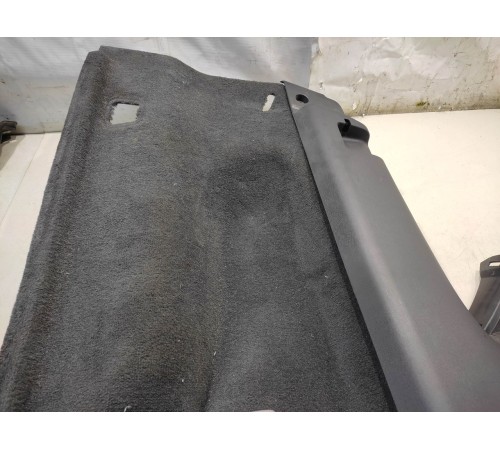 Обшивка багажника (правая)