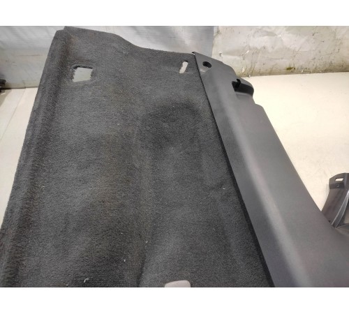 Обшивка багажника (правая)