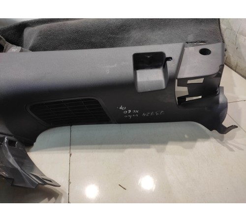 Обшивка багажника (правая)