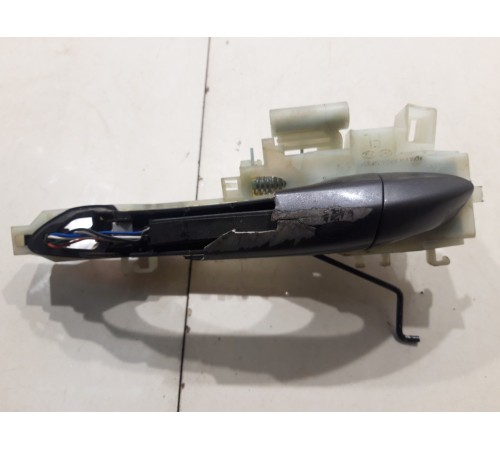 Ручка двери (передняя, левая, внешняя)