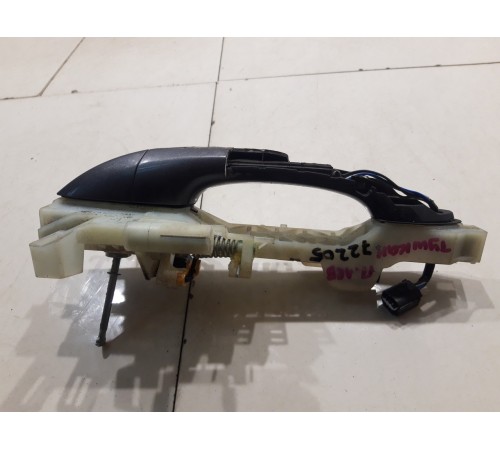 Ручка двери (передняя, левая, внешняя)