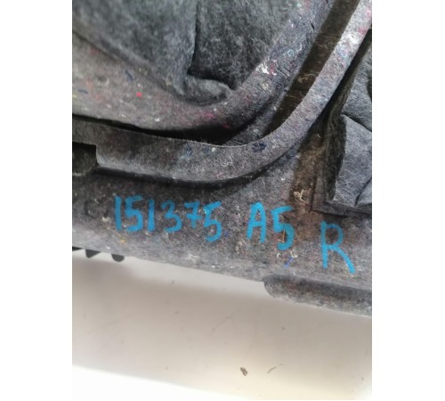 Обшивка багажника правая