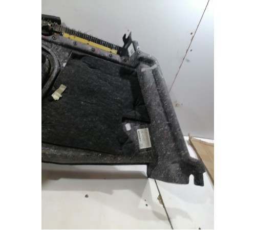 Обшивка багажника правая