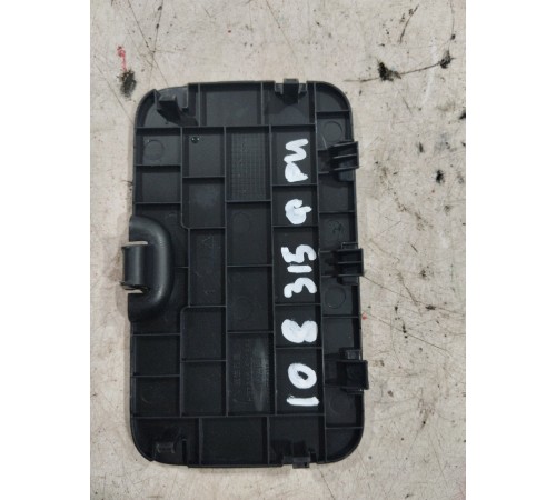 Накладка крышки багажника