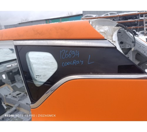 Глухое стекло заднее левое