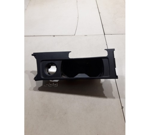 Накладка центральной консоли с подстаканниками