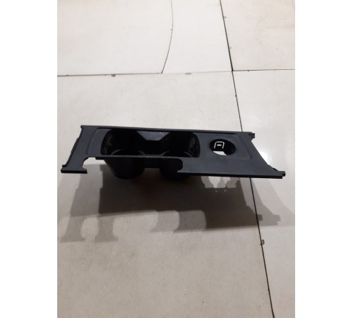 Накладка центральной консоли с подстаканниками