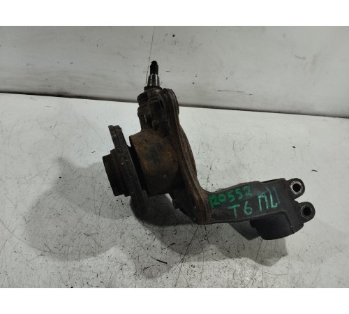 Кулак поворотный передний левый