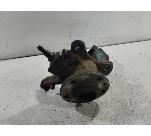 Кулак поворотный передний левый