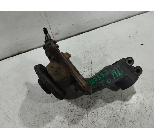 Кулак поворотный передний левый