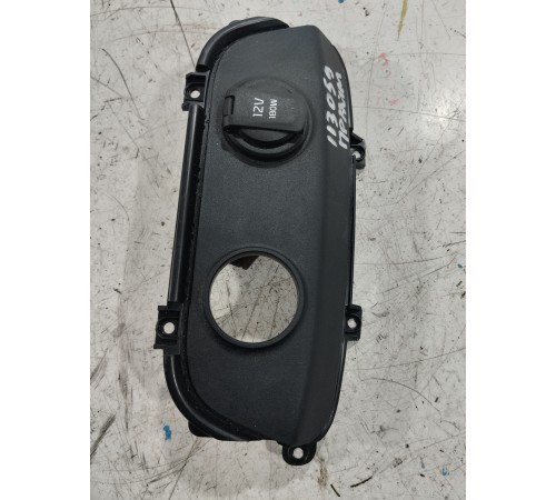 Накладка центральной консоли с розеткой 12v