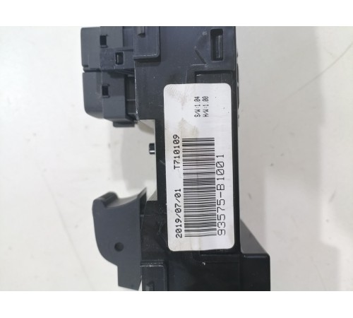 Блок кнопок передней правой двери 