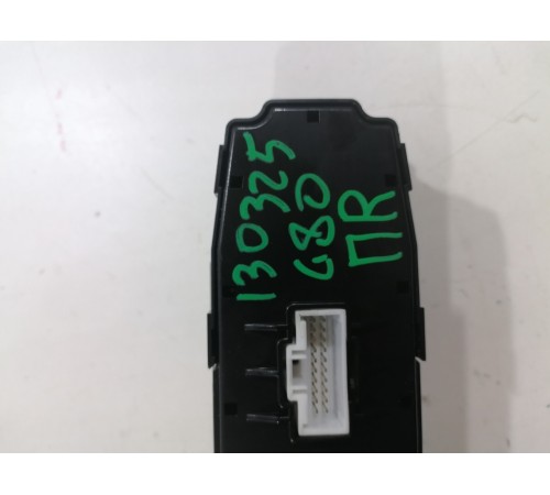 Блок кнопок передней правой двери 