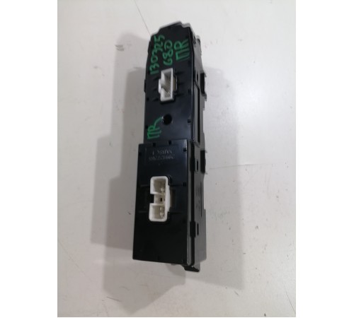 Блок кнопок передней правой двери 