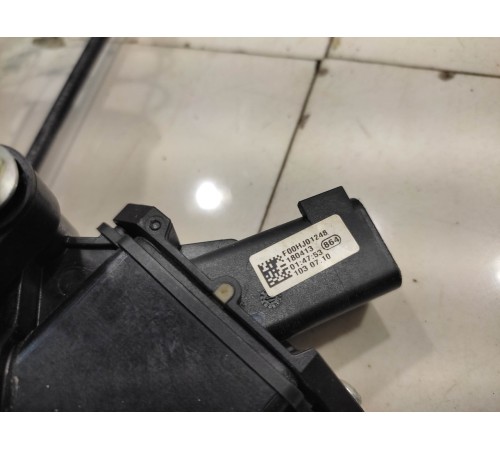 Стеклоподъемник (передний, левый)