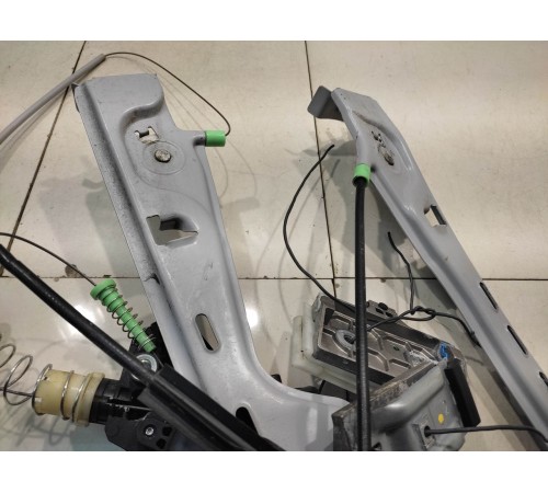 Стеклоподъемник (передний, левый)