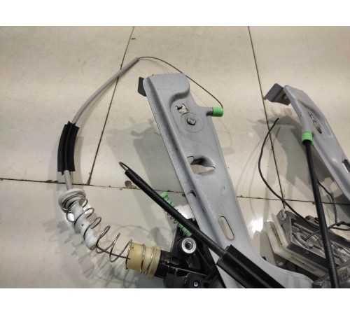 Стеклоподъемник (передний, левый)