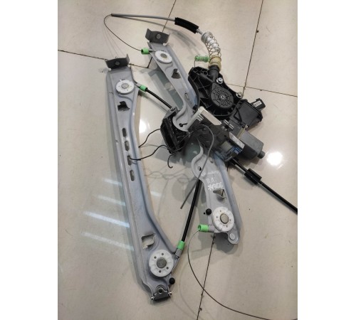 Стеклоподъемник (передний, левый)