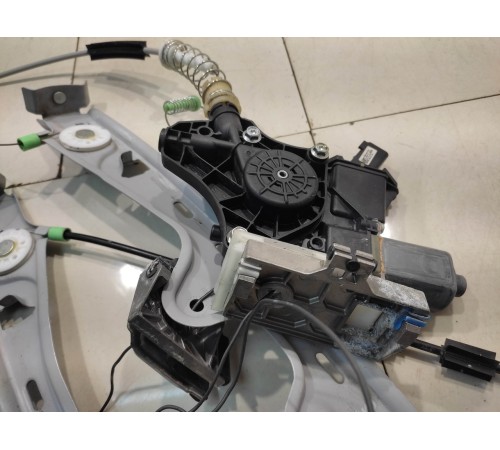 Стеклоподъемник (передний, левый)