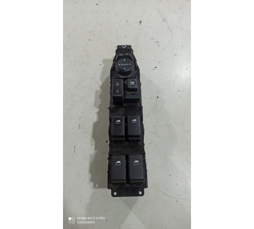 Блок управления стеклоподъемниками (передний левый)