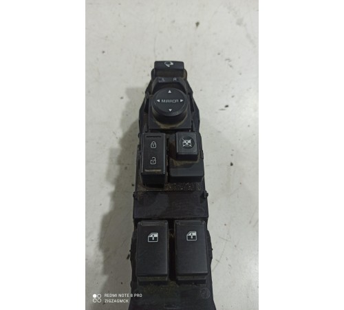 Блок управления стеклоподъемниками (передний левый)