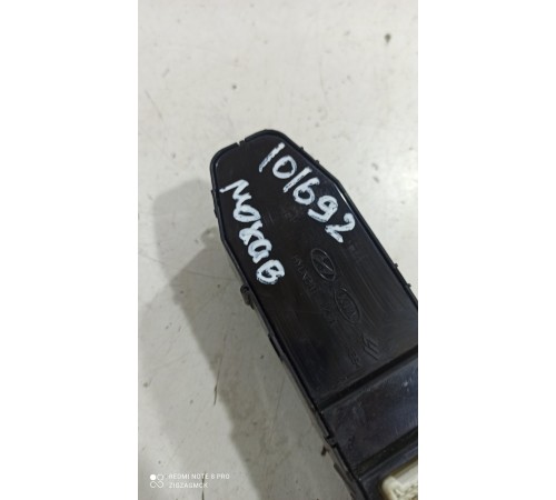 Блок управления стеклоподъемниками (передний левый)