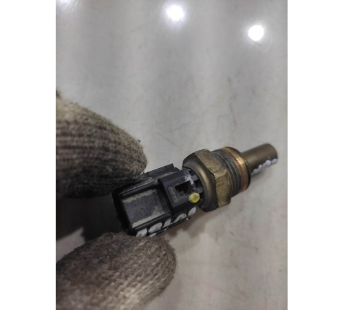 Датчик температуры охлаждающей жидкости