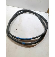 Уплотнитель проема двери задний правый