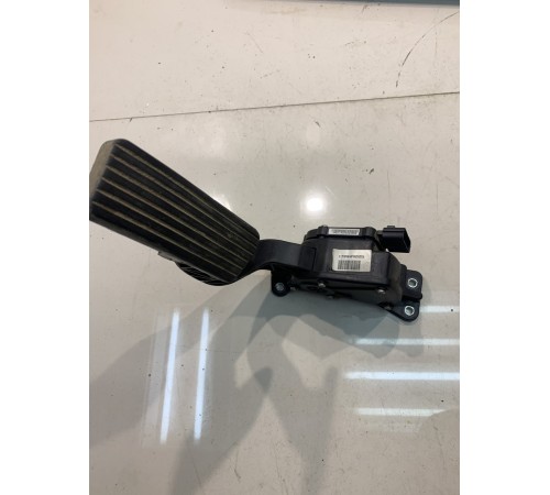 Педаль акселератора