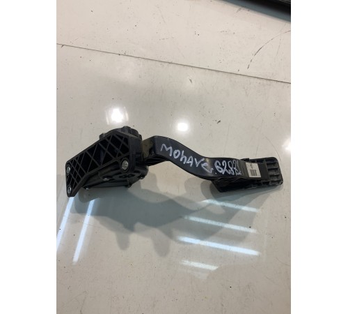 Педаль акселератора