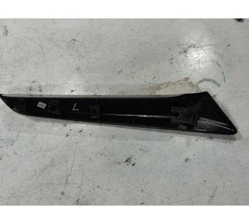 Молдинг кузова левый
