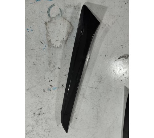 Молдинг кузова левый