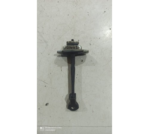 Ограничитель двери(задний левый)