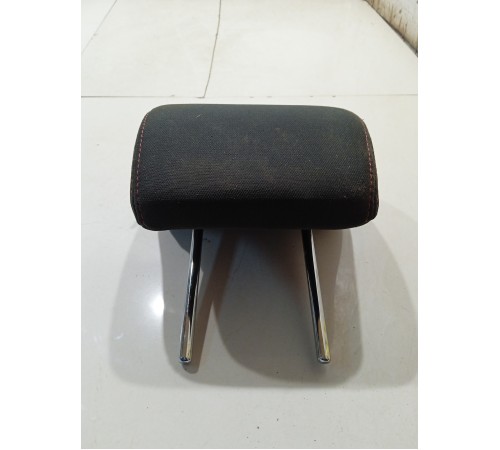 Подголовник (задний, центральный)