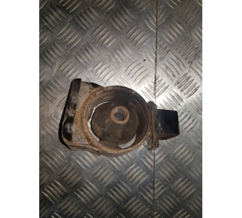 Кронштейн опоры двигателя