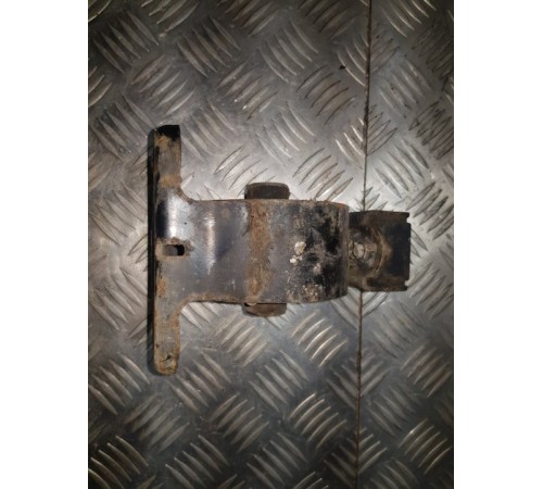 Кронштейн опоры двигателя