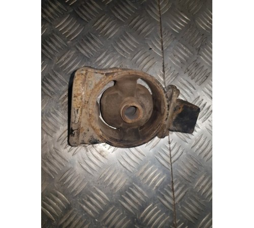 Кронштейн опоры двигателя